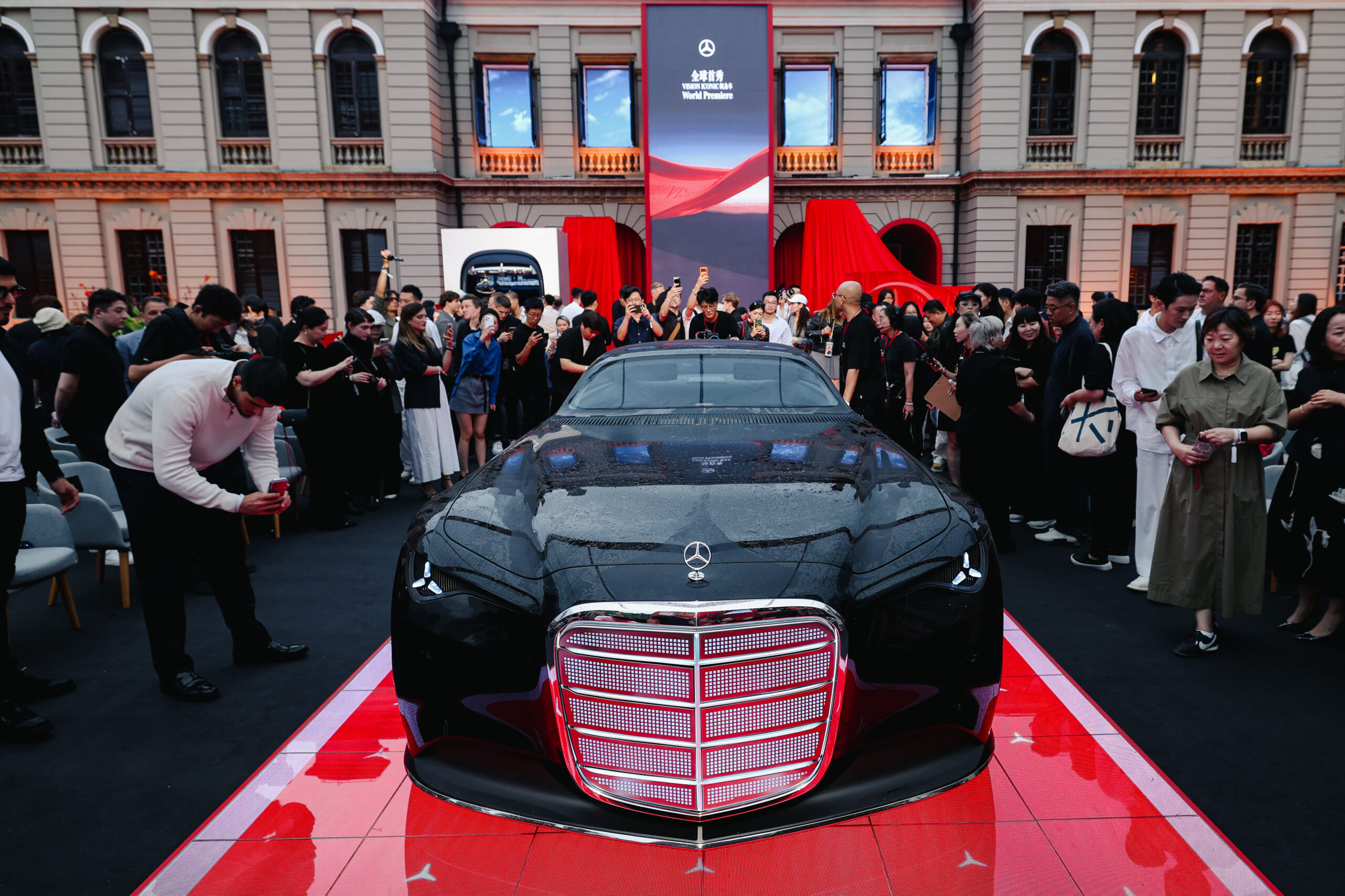 Mercedes Vision Iconic Revives Long-Nosed Luxury for a Global Elite