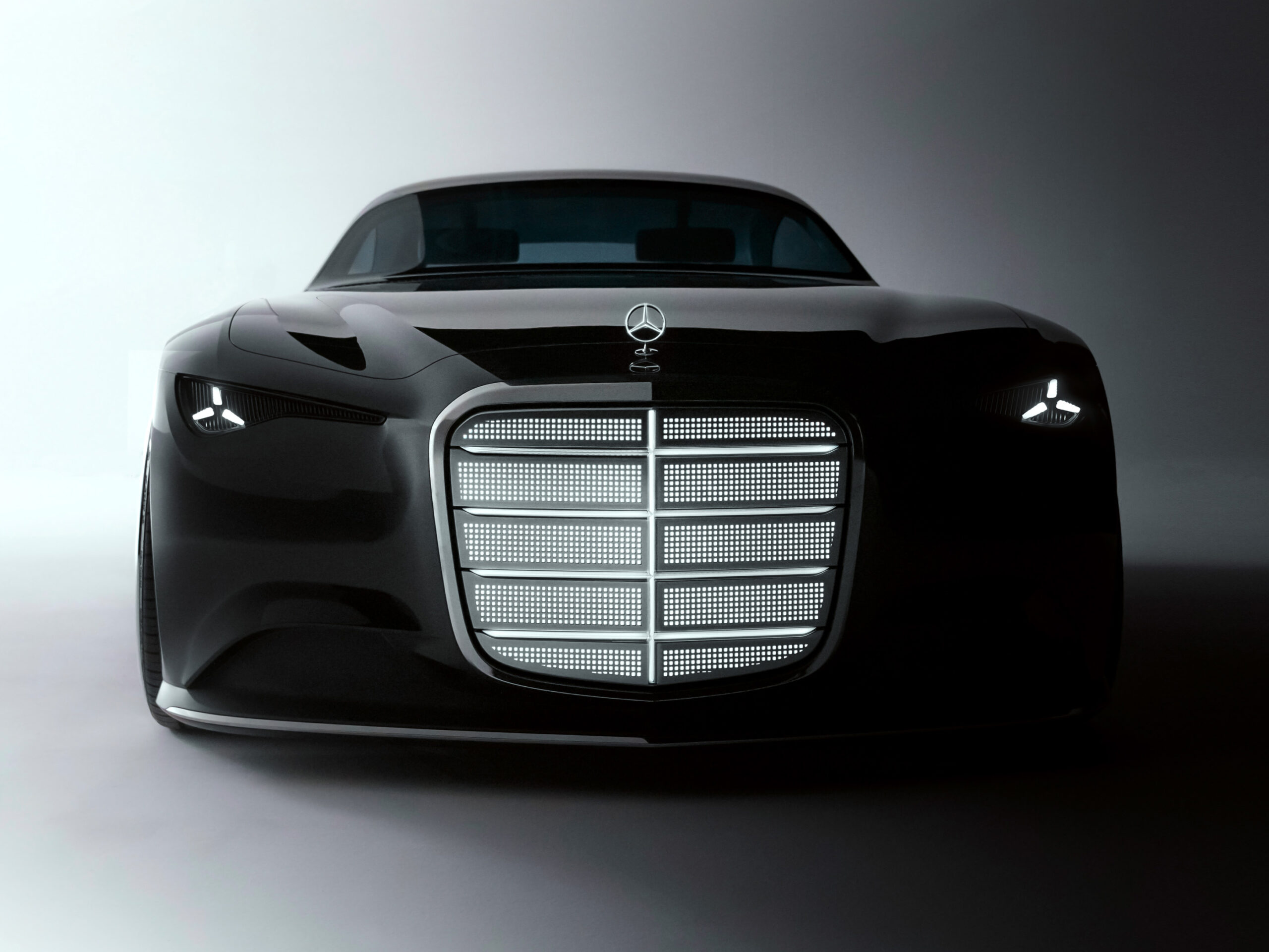 Mercedes-Benz Vision Iconic: Retro Styling Leaves Its EV Design Ambition Unclear