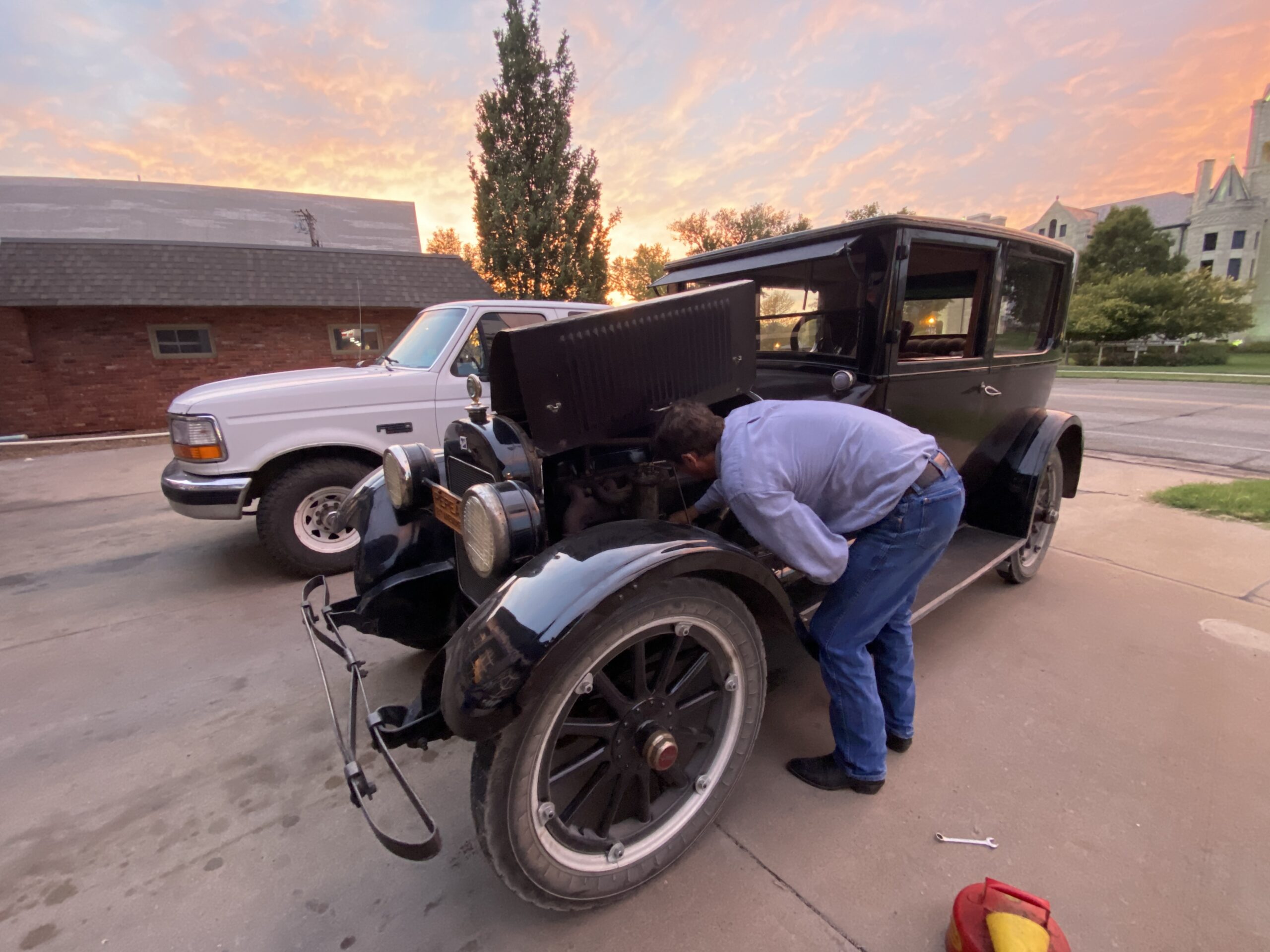 Eight Key Indicators to Verify a Car's True Mileage