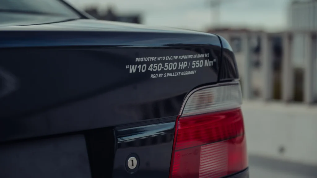 保時捷的瘋狂實驗：將 VW W-10 引擎塞入 BMW E39 M5 的獨特原型車
