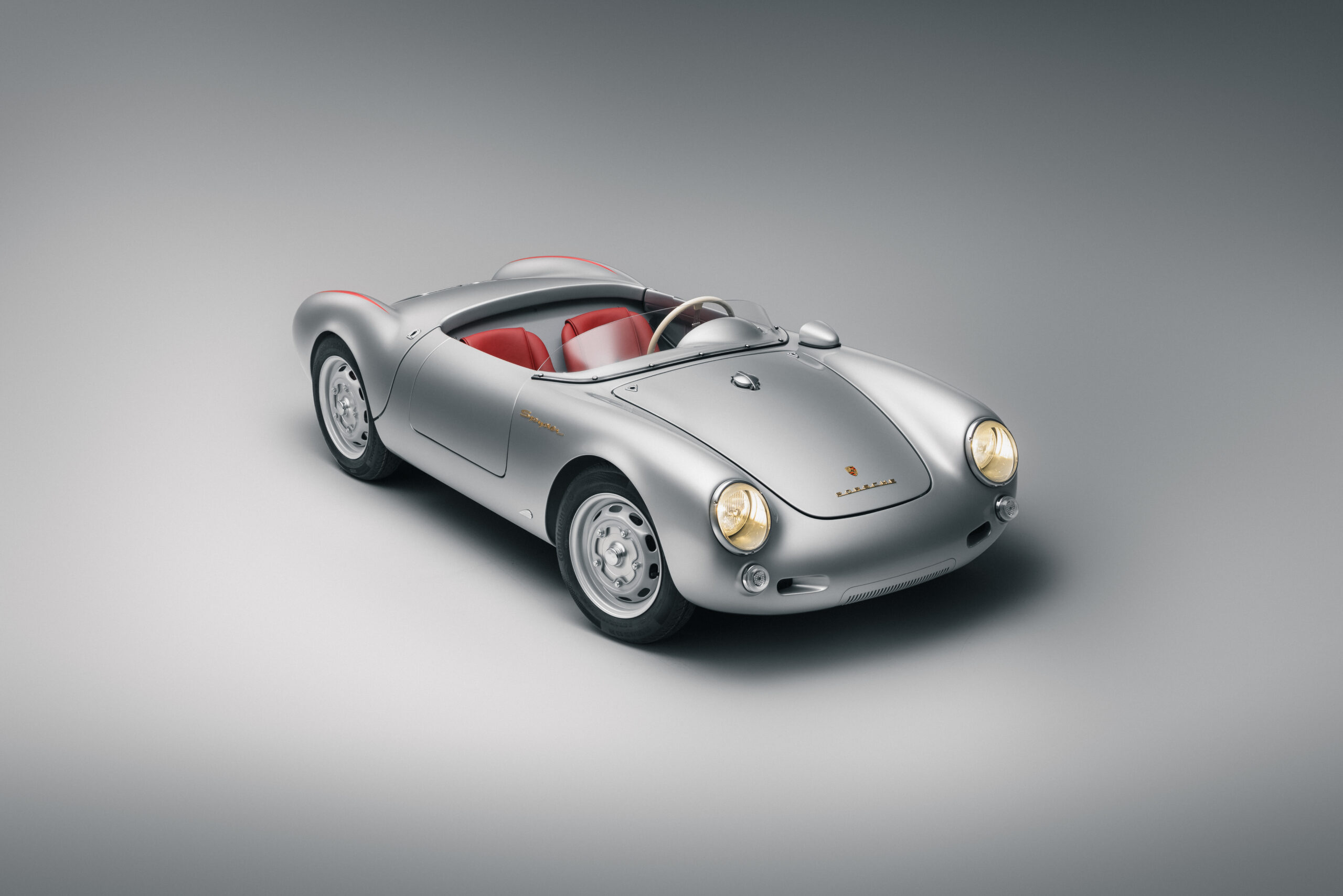 Hedley Studios Unveils Electric Porsche 550 J Replica
